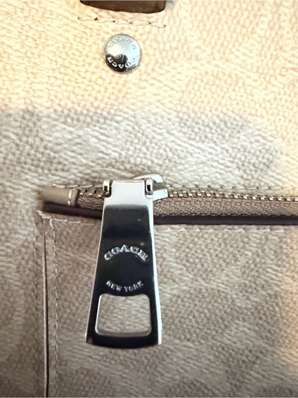 Coach Station Tote Bag in Signature Canvas - Khaki/Chalk - Picture 3 of 14